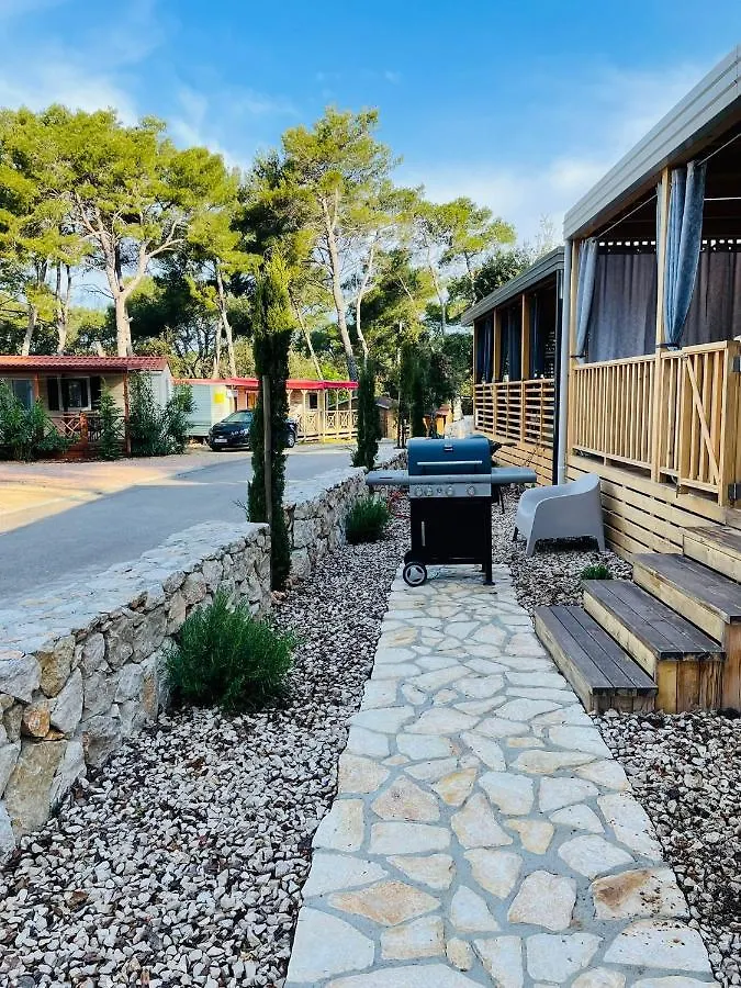 Iris Holiday Homes Biograd Na Moru Campsite