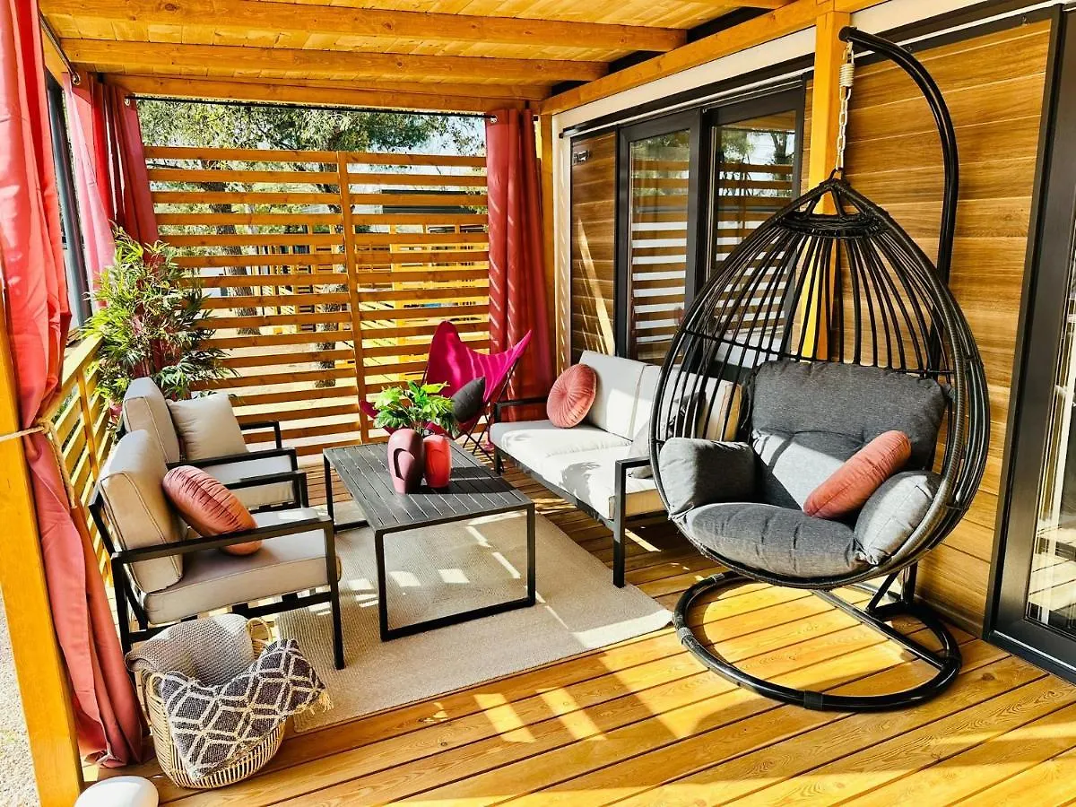 Iris Holiday Homes Biograd Na Moru 4*,
