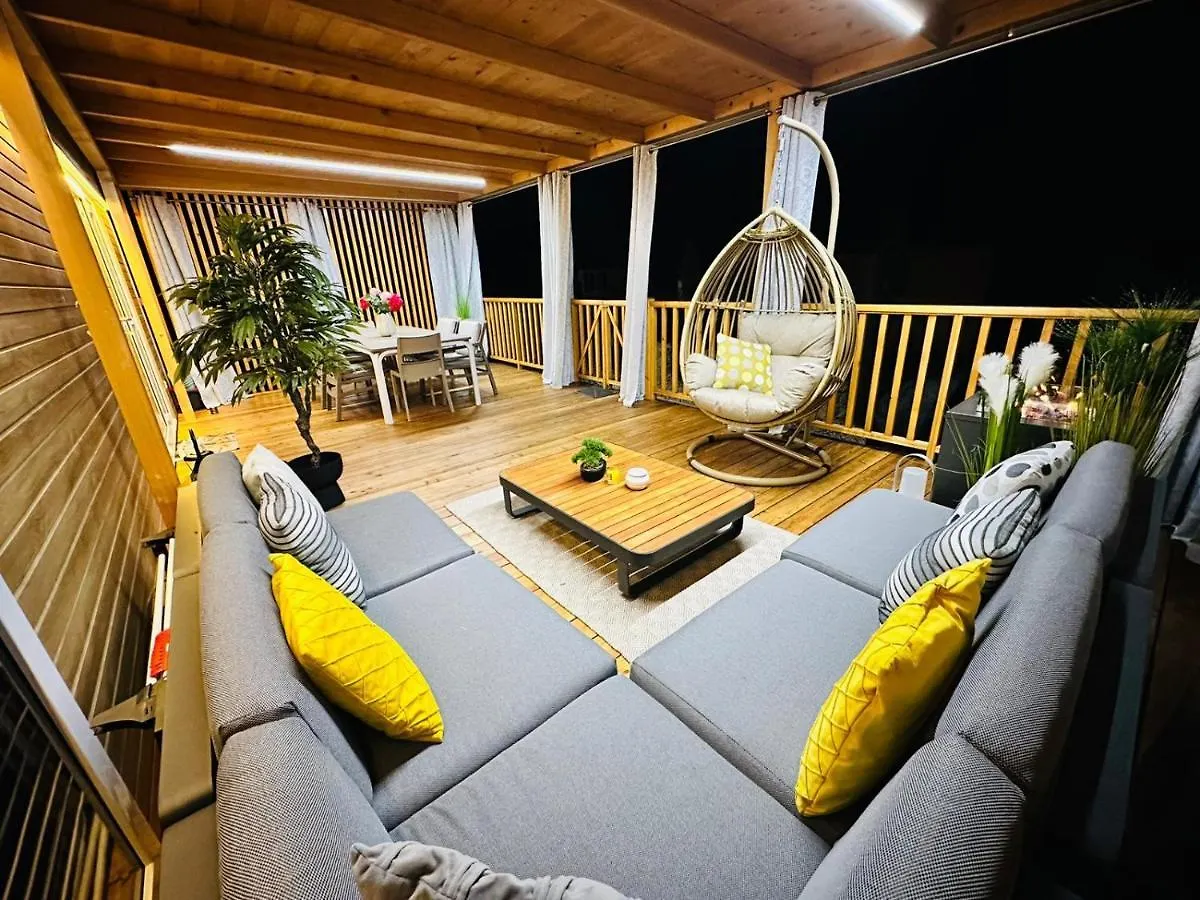 Iris Holiday Homes Biograd Na Moru 4*,  Croatia
