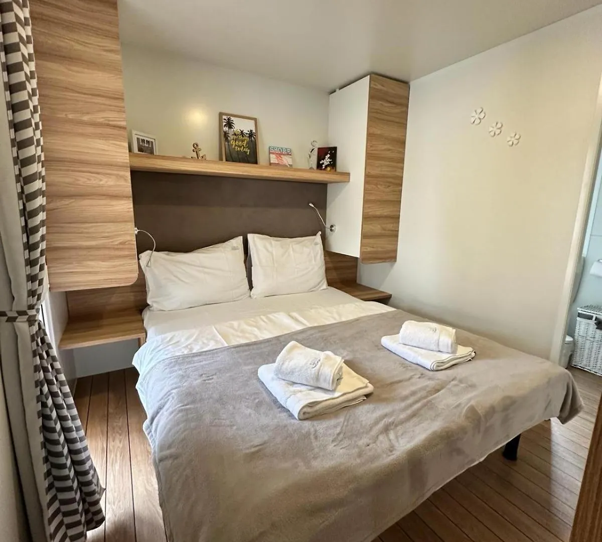 Iris Holiday Homes Weißenburg Campingplatz