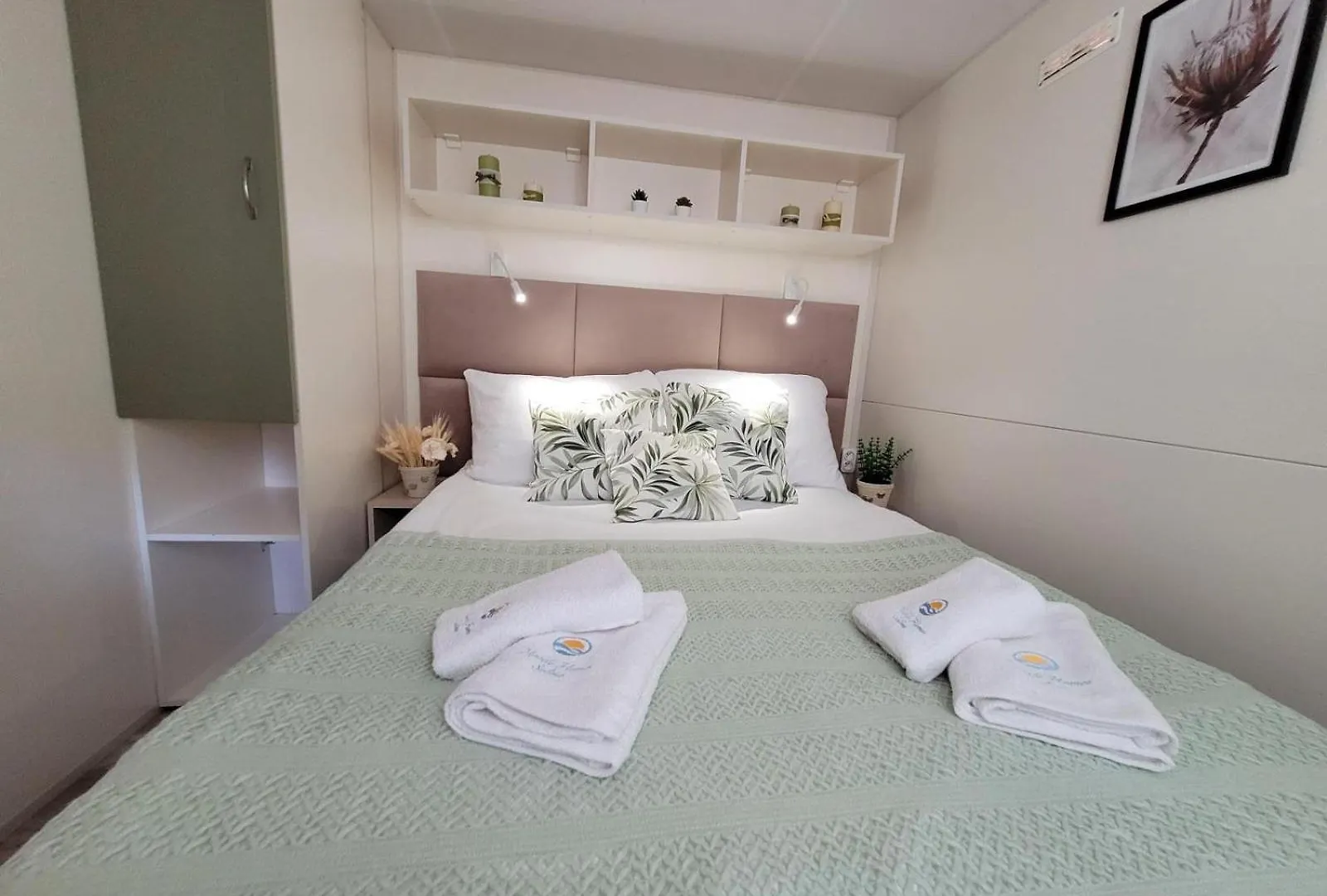 Iris Holiday Homes Biograd Na Moru 4*,